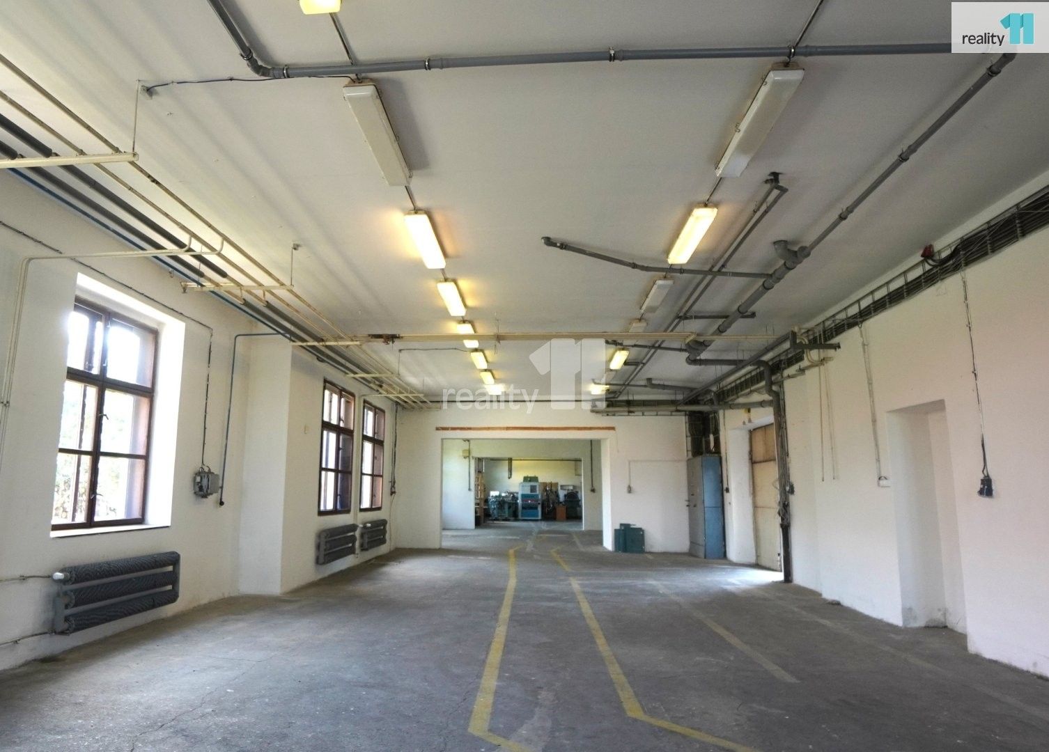 Pronájem komerčního prostoru 328 m² - foto 2
