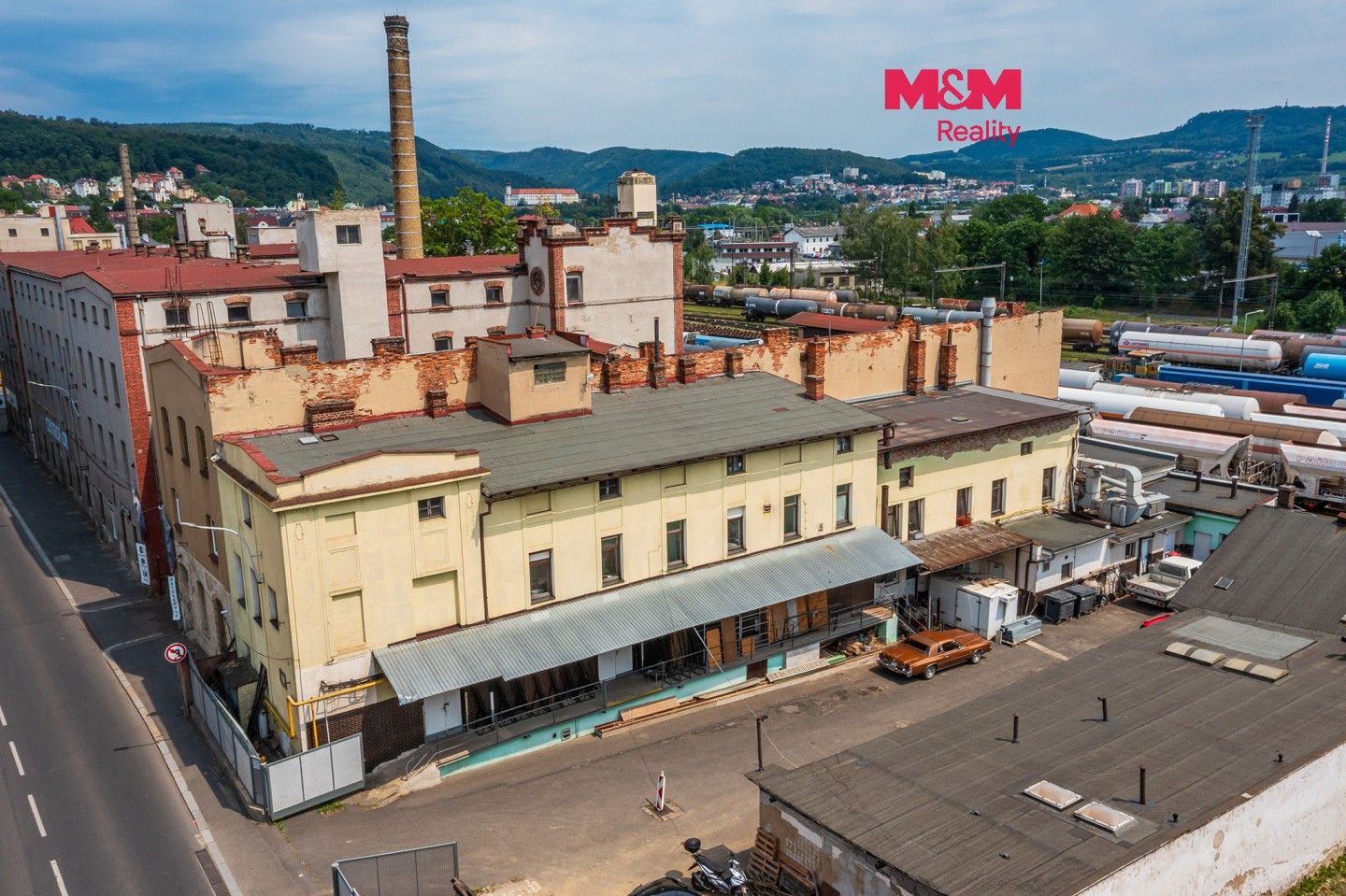 Prodej komerčního prostoru 1250 m² - foto 1