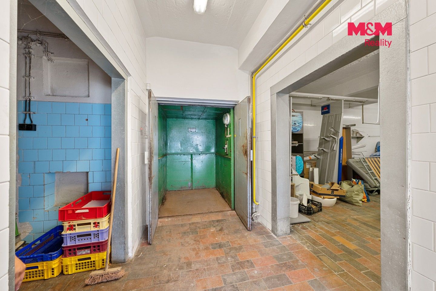Prodej komerčního prostoru 1250 m² - foto 8