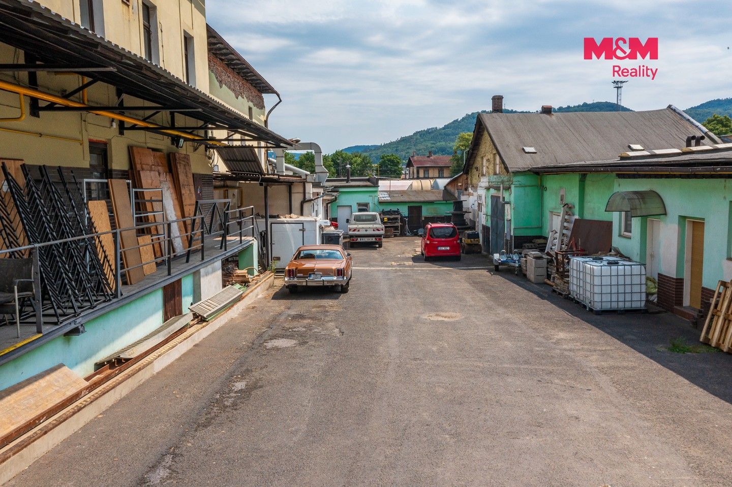 Prodej komerčního prostoru 1250 m² - foto 18