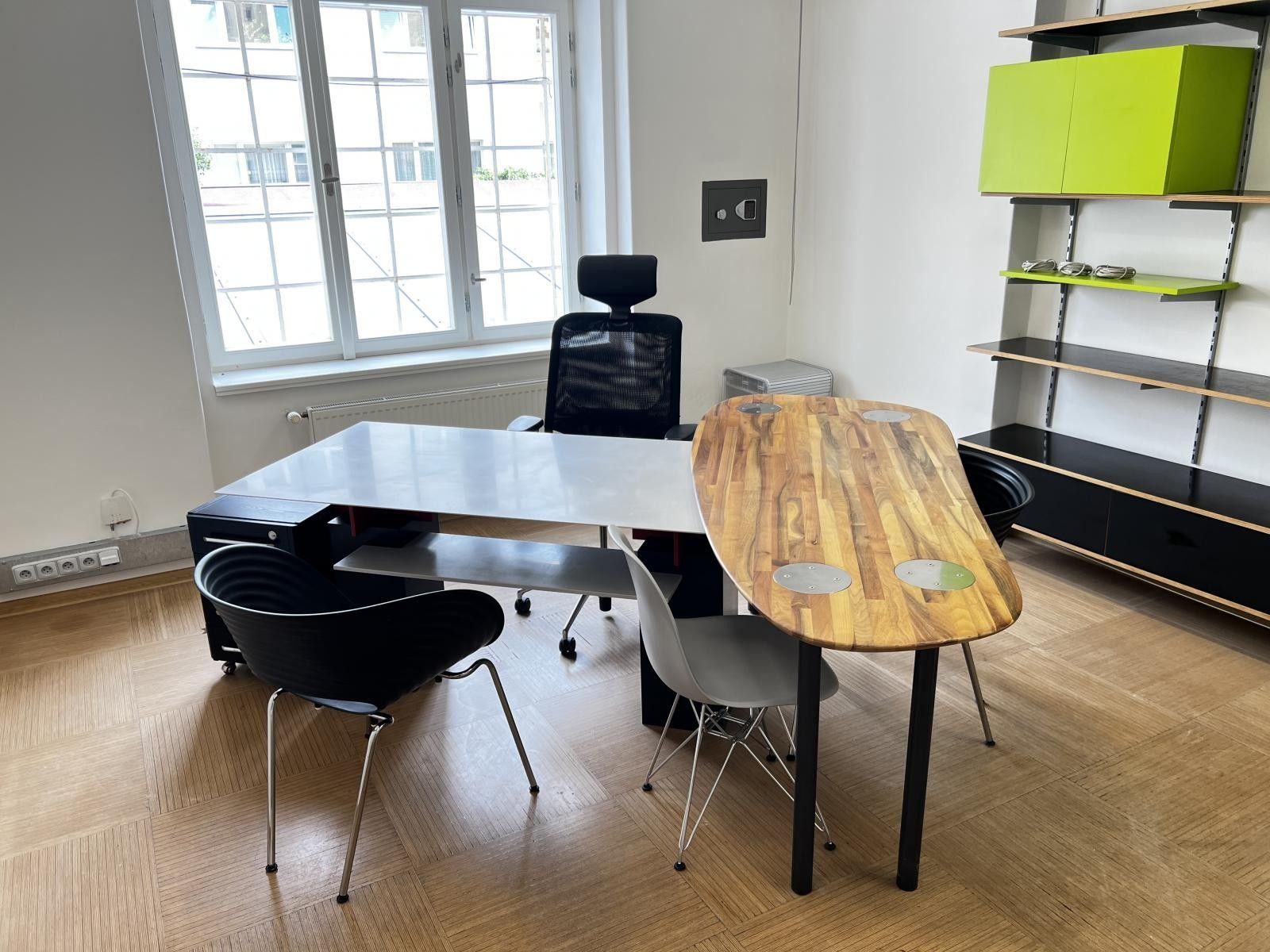 Pronájem komerčního prostoru 110 m² - foto 1