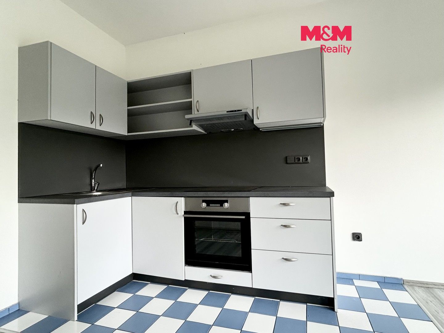 Pronájem bytu 1+kk 43 m² - foto 1