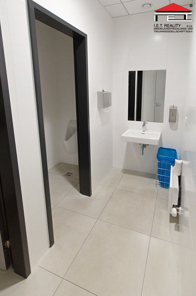 Pronájem komerčního prostoru 2707 m² - foto 11