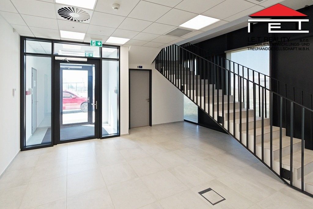 Pronájem komerčního prostoru 2707 m² - foto 14