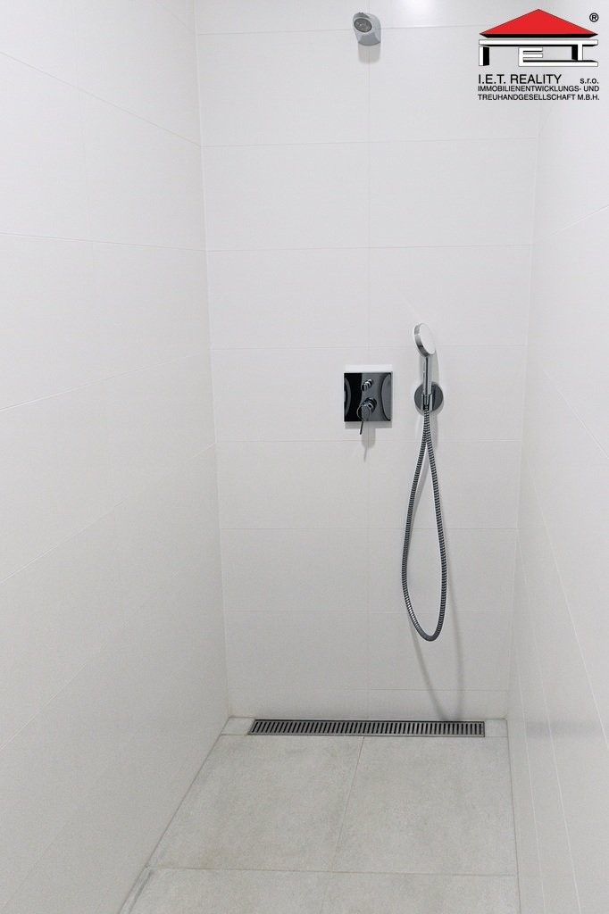 Pronájem komerčního prostoru 2707 m² - foto 12