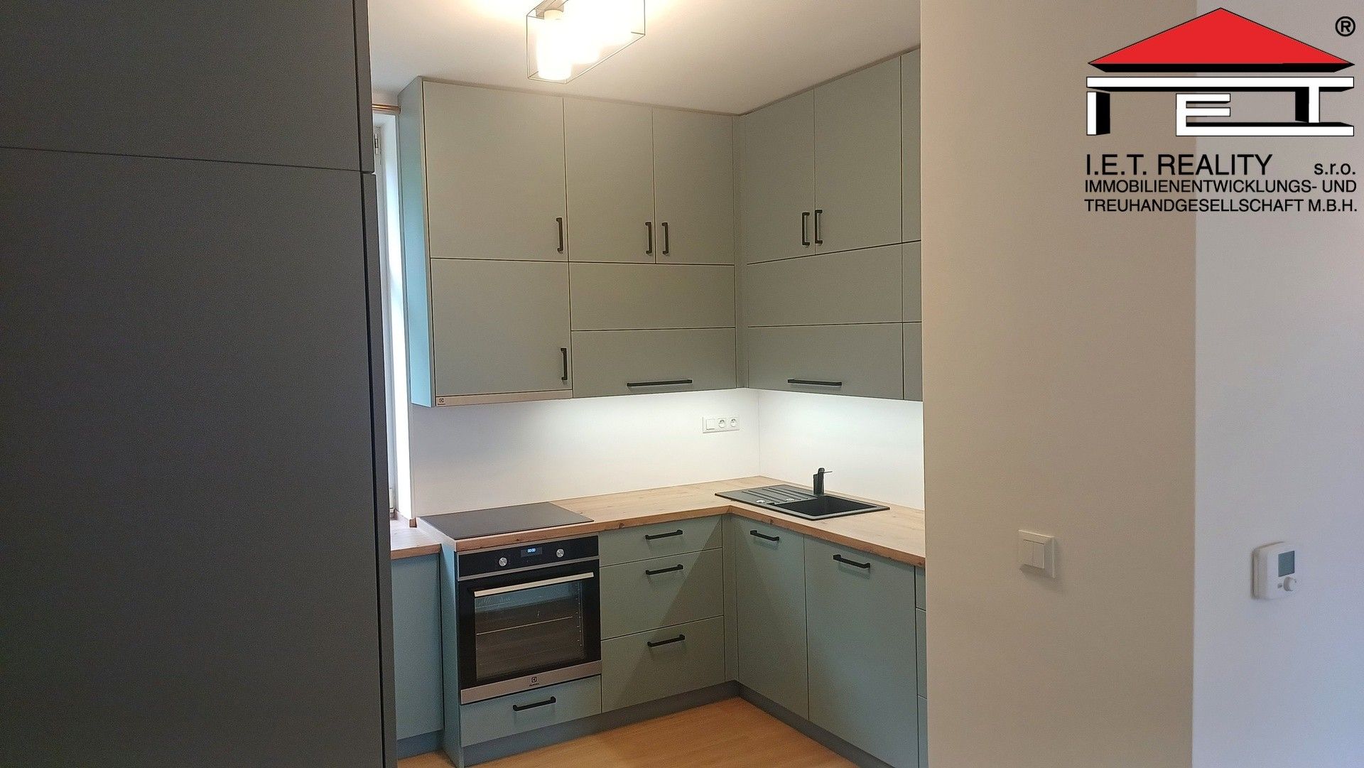 Pronájem bytu 3+kk 75 m² - foto 3
