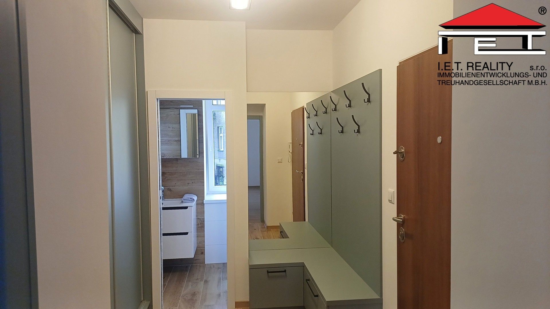 Pronájem bytu 3+kk 75 m² - foto 4
