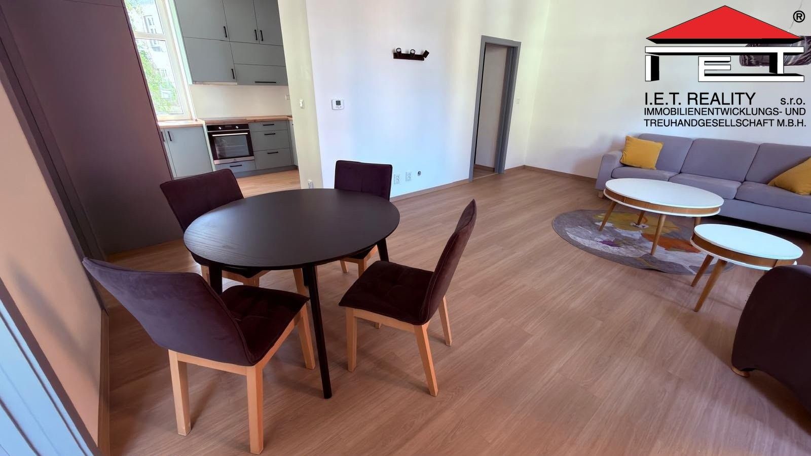 Pronájem bytu 3+kk 75 m² - foto 9