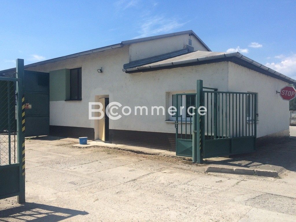 Pronájem komerčního prostoru 598 m² - foto 2