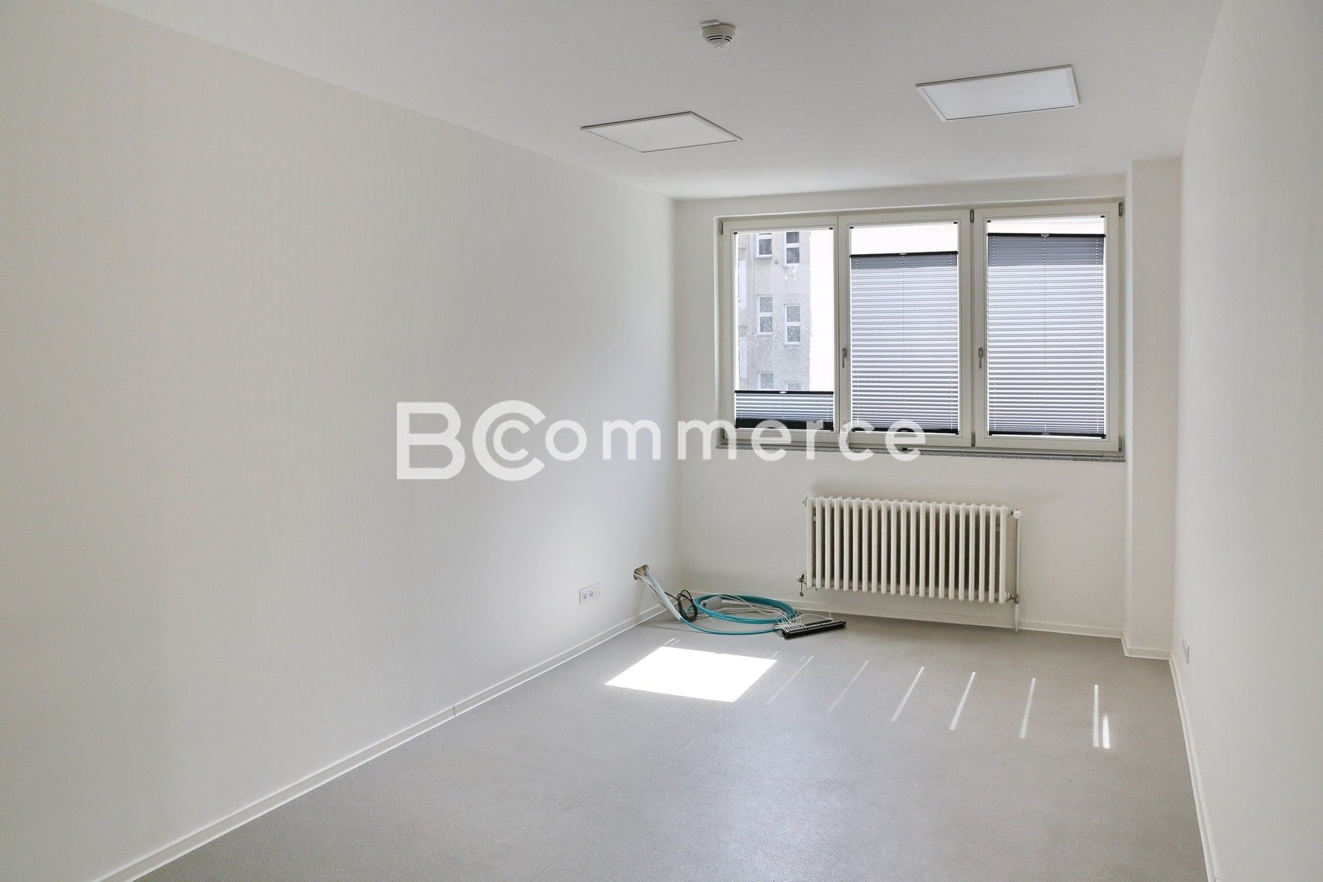 Pronájem komerčního prostoru 380 m² - foto 9