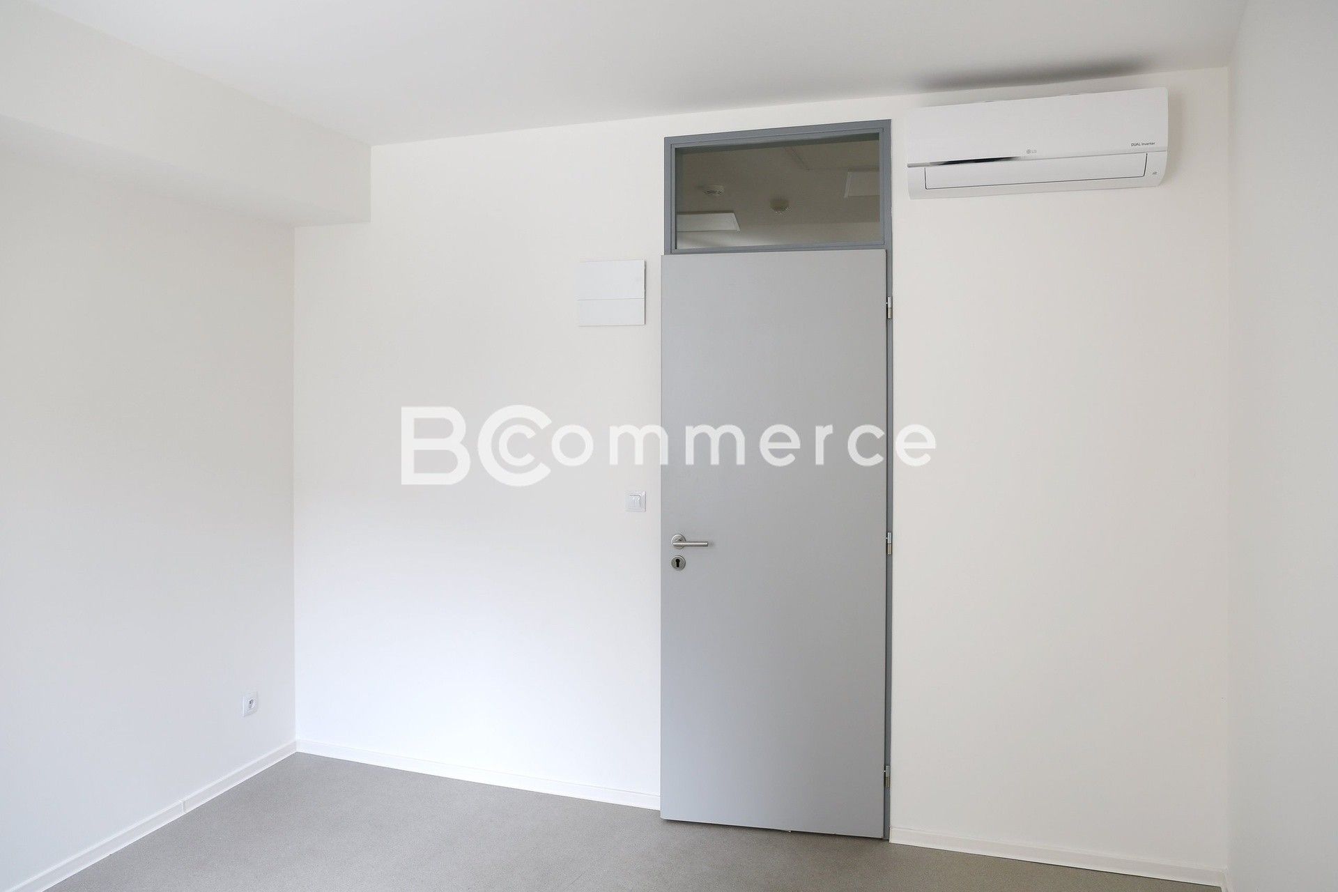 Pronájem komerčního prostoru 380 m² - foto 13