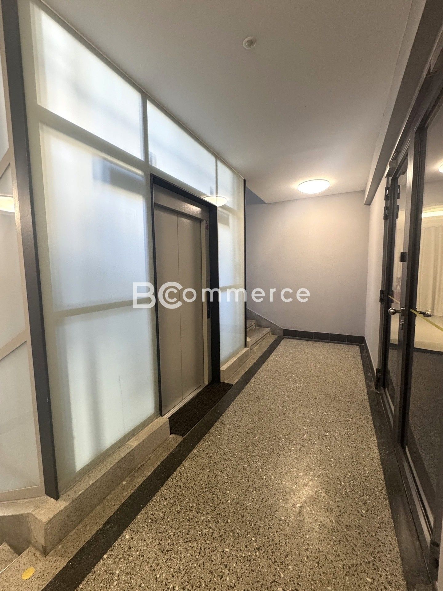Pronájem komerčního prostoru 380 m² - foto 23
