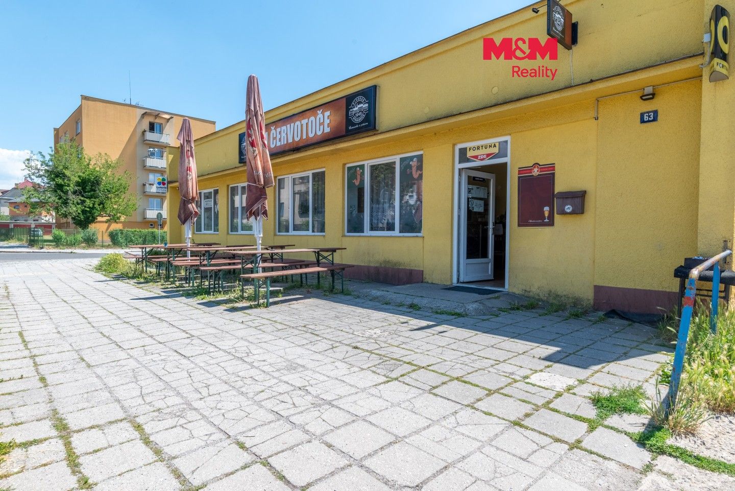 Prodej komerčního prostoru 196 m² - foto 1