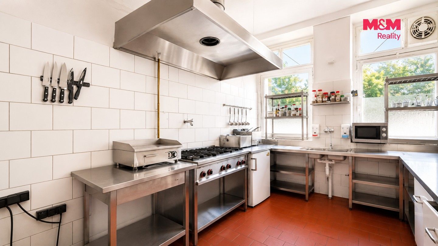 Pronájem komerčního prostoru 194 m² - foto 11