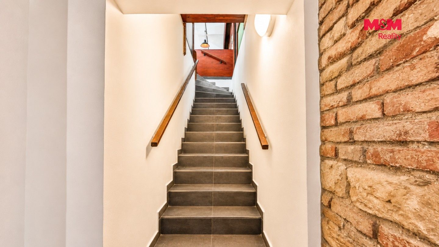 Pronájem komerčního prostoru 194 m² - foto 19