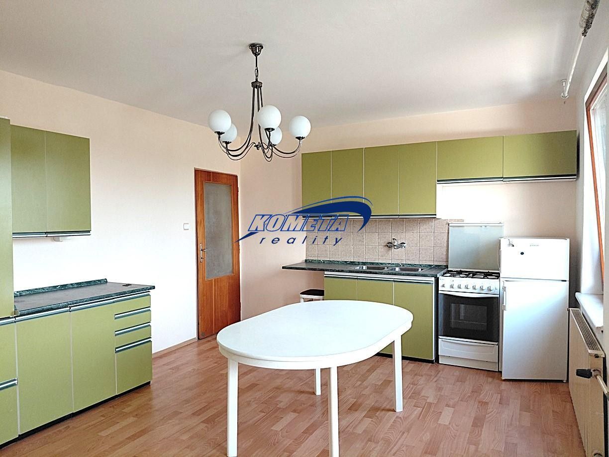 Pronájem bytu 2+1 66 m² - foto 1