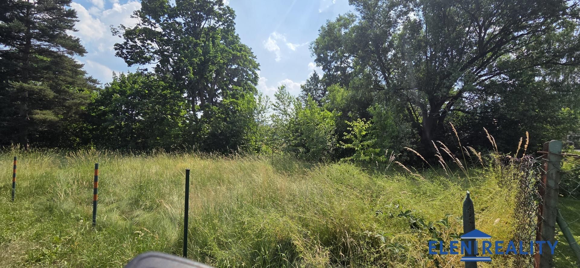 Prodej pozemku 950 m² - foto 2