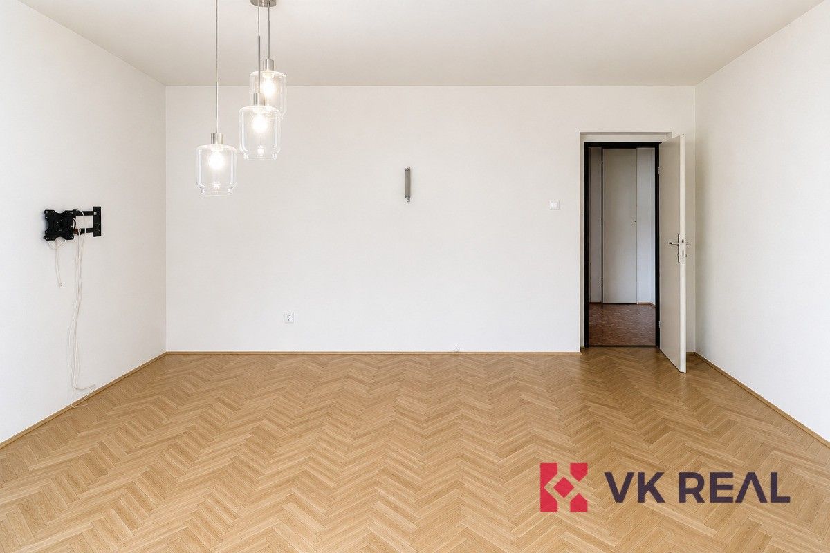 Pronájem bytu 2+1 68 m² - foto 3