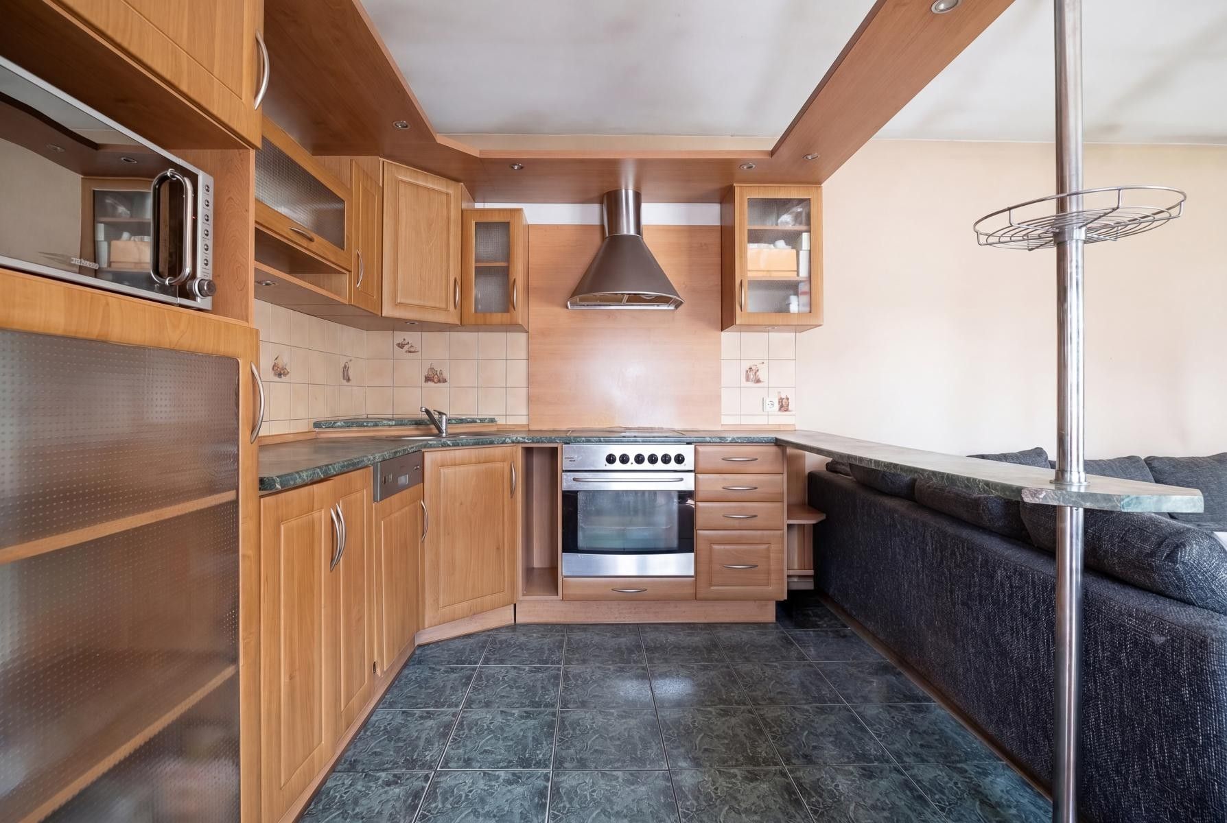 Prodej nemovitosti 180 m² - foto 2