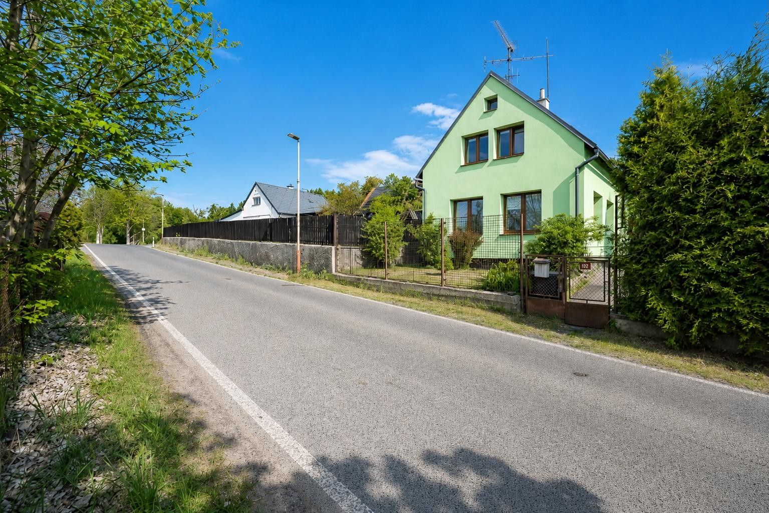 Prodej nemovitosti 180 m² - foto 1