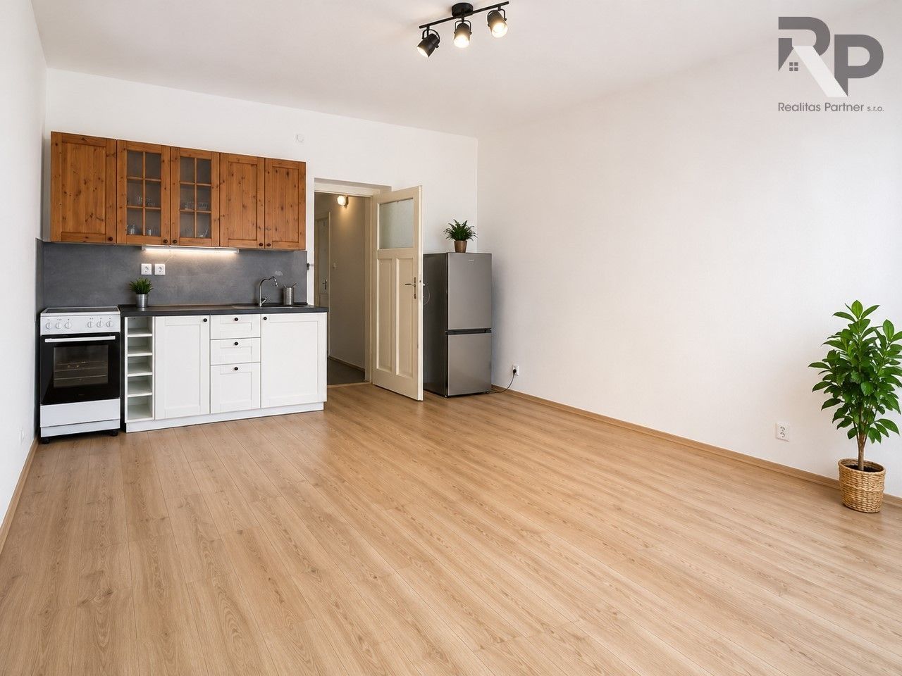Pronájem bytu 1+kk 32 m² - foto 1
