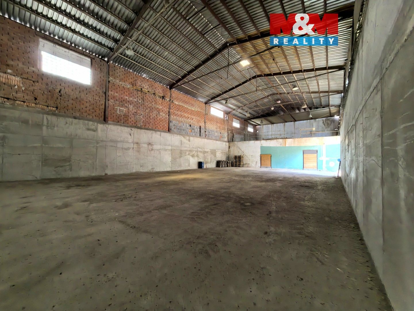 Pronájem komerčního prostoru 334 m² - foto 1