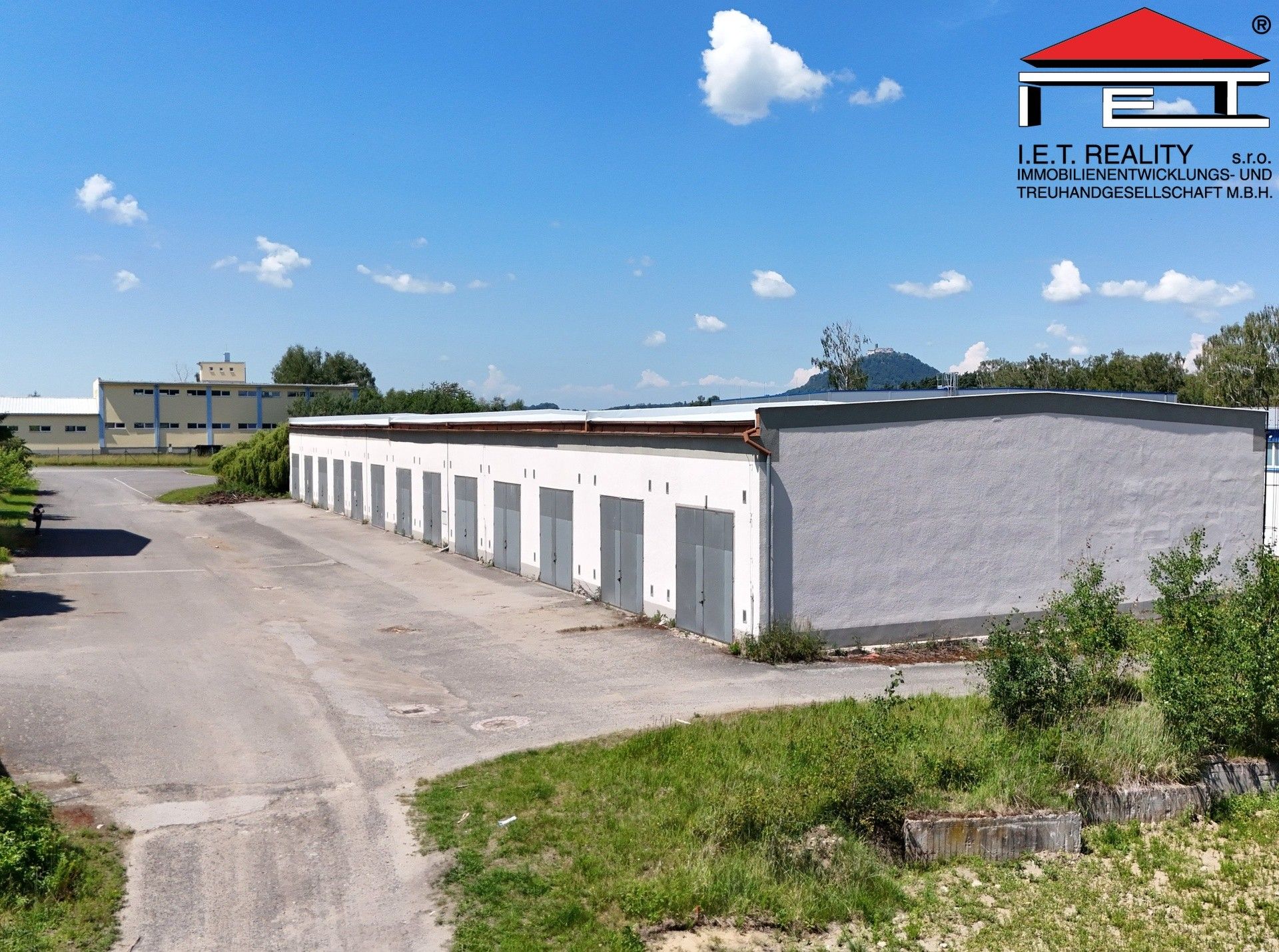 Prodej komerčního prostoru 1300 m² - foto 1