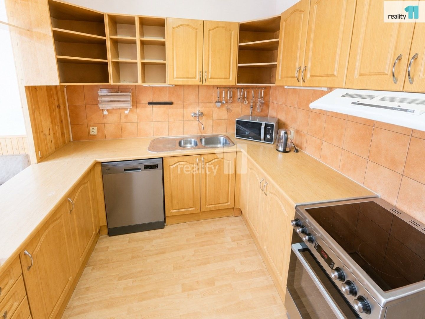 Pronájem bytu 3+1 97 m² - foto 3