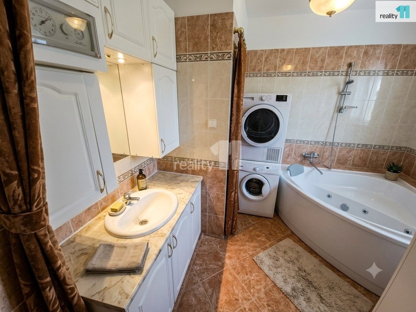 Pronájem bytu 3+1 97 m² - foto 4