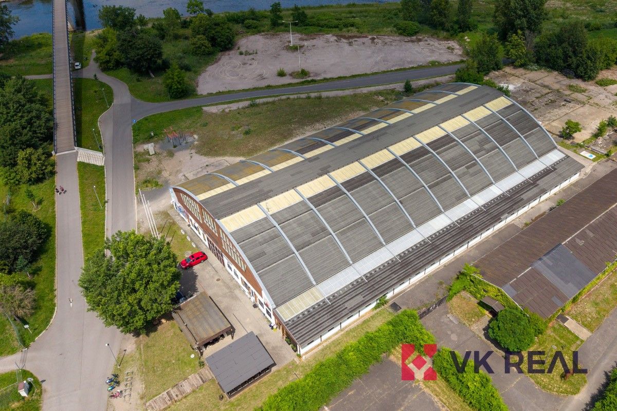 Prodej nemovitosti 3100 m² - foto 2