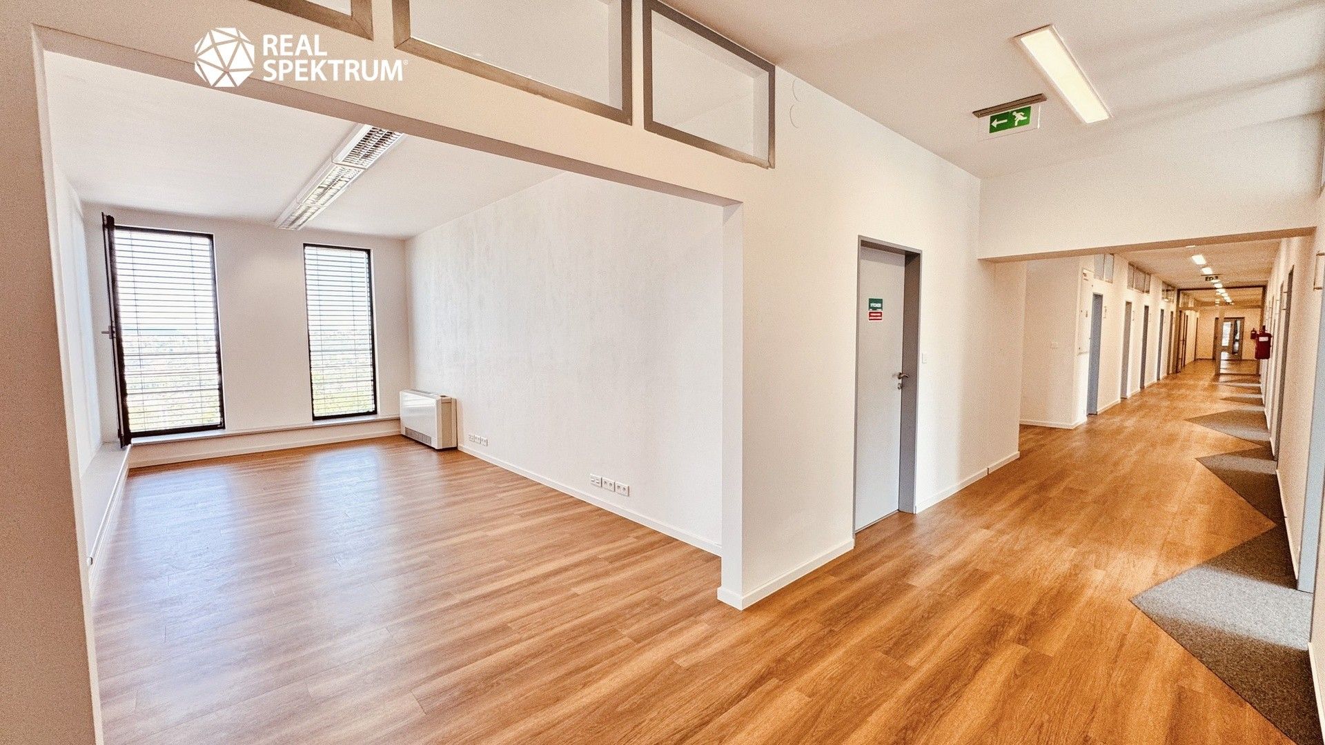 Pronájem komerčního prostoru 442 m² - foto 1