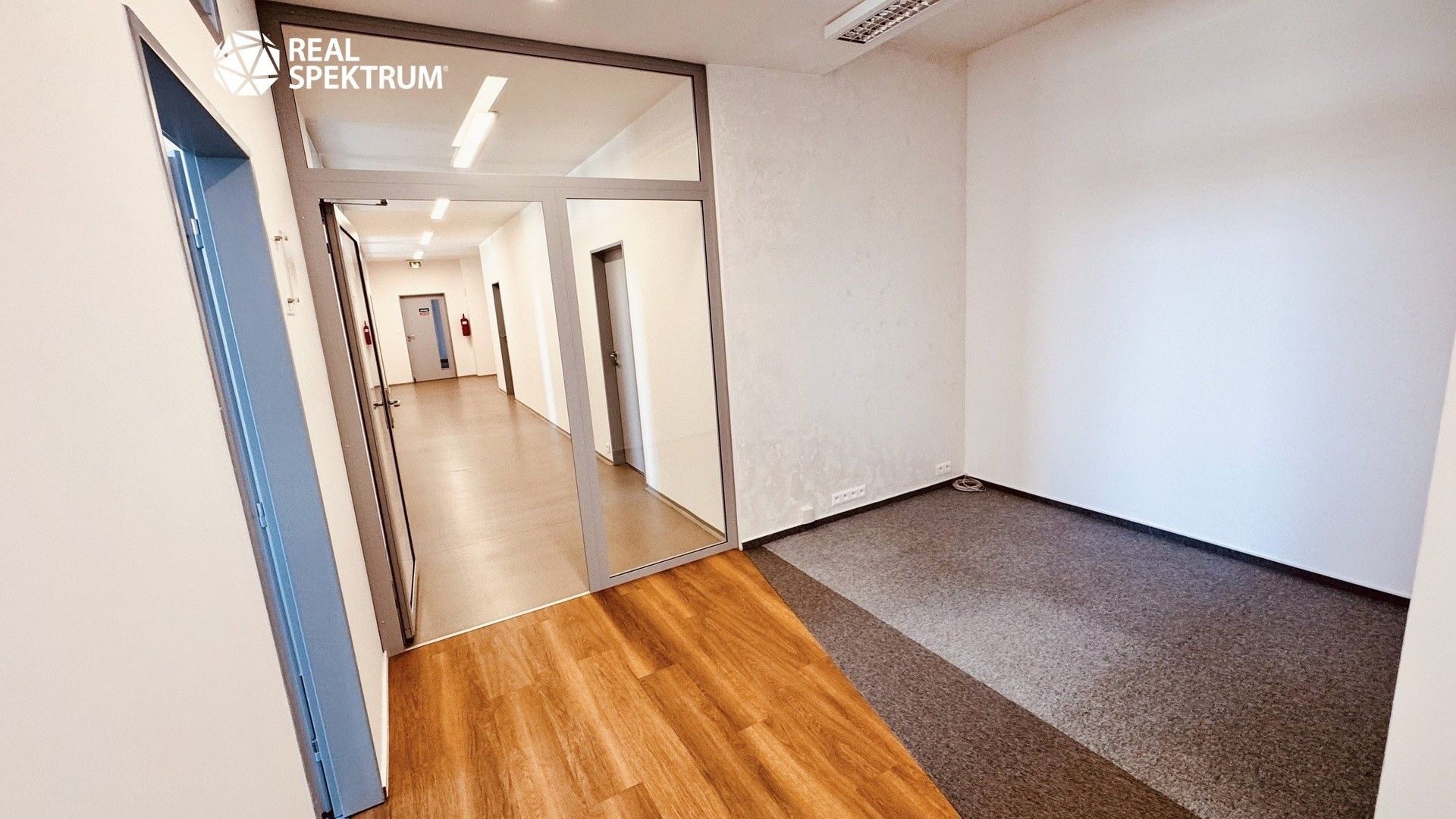 Pronájem komerčního prostoru 442 m² - foto 21