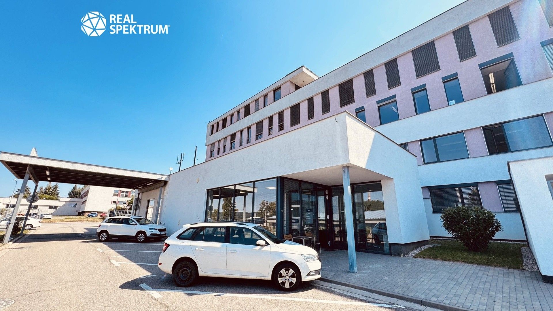 Pronájem komerčního prostoru 442 m² - foto 24