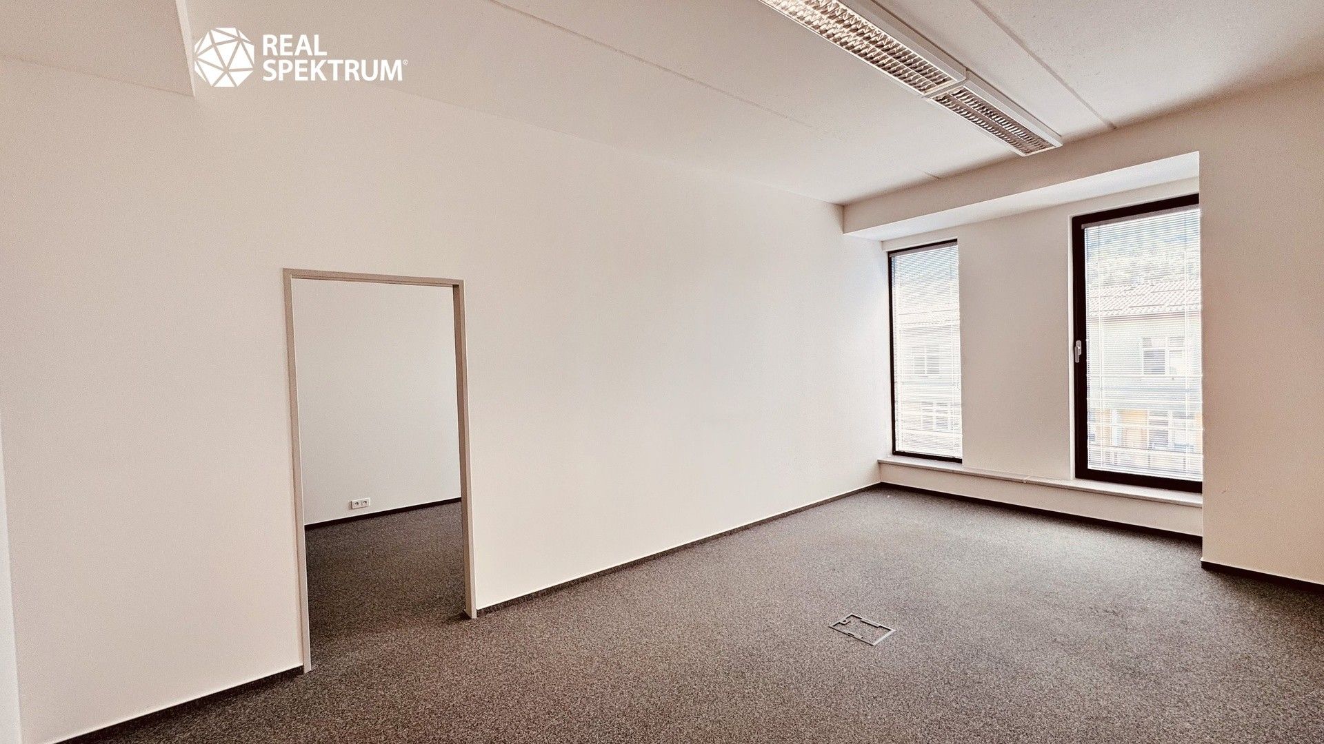 Pronájem komerčního prostoru 442 m² - foto 28