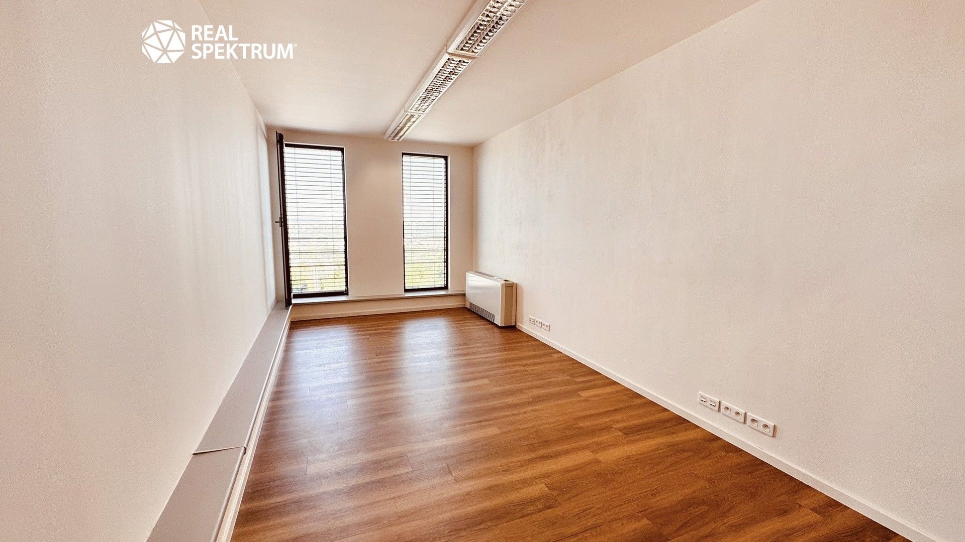 Pronájem komerčního prostoru 442 m² - foto 29