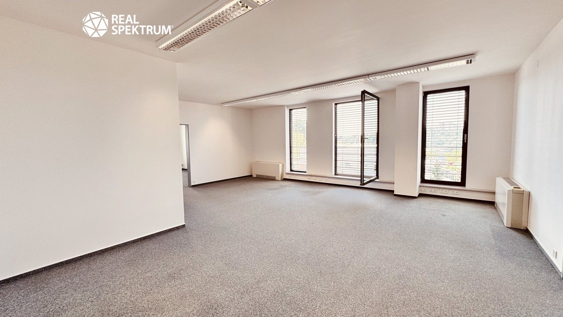 Pronájem komerčního prostoru 442 m² - foto 30