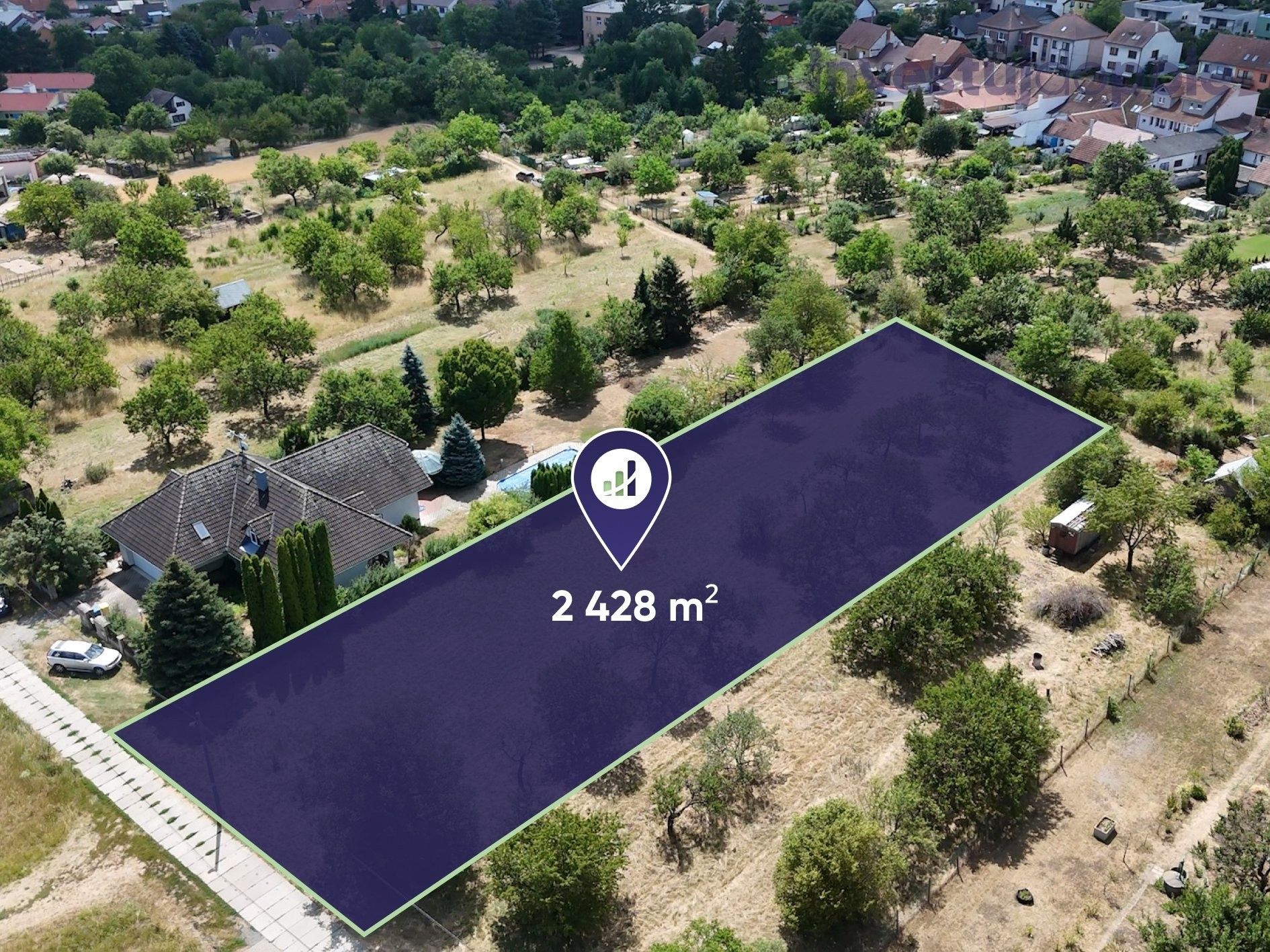 Prodej pozemku 2428 m² - foto 1