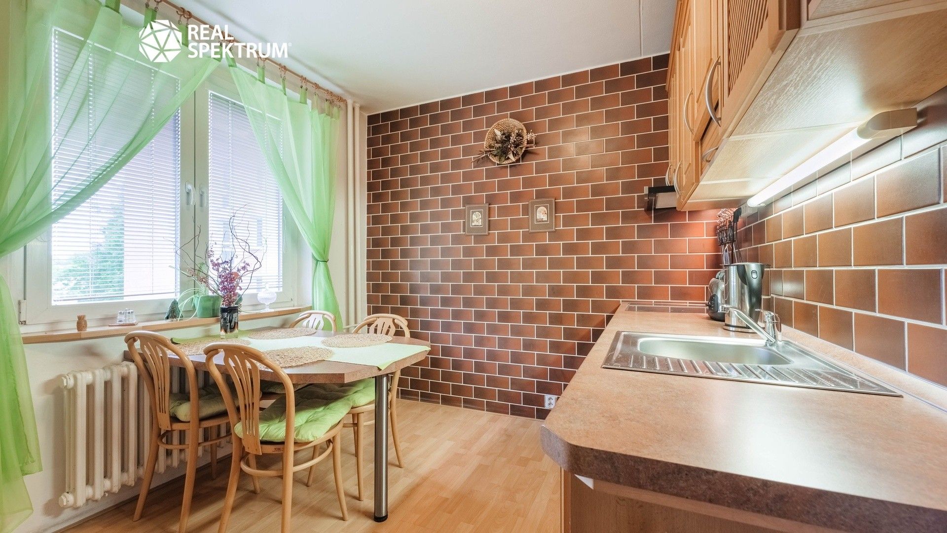 Prodej bytu 3+1 71 m² - foto 2