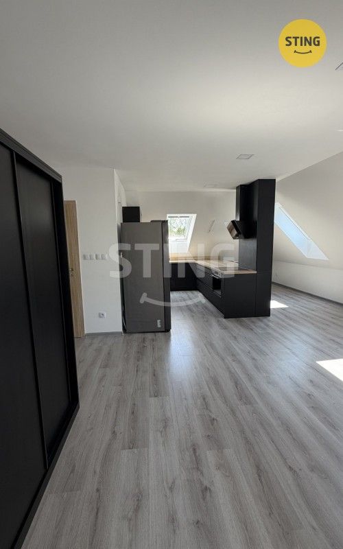 Pronájem bytu 3+kk 79 m² - foto 4