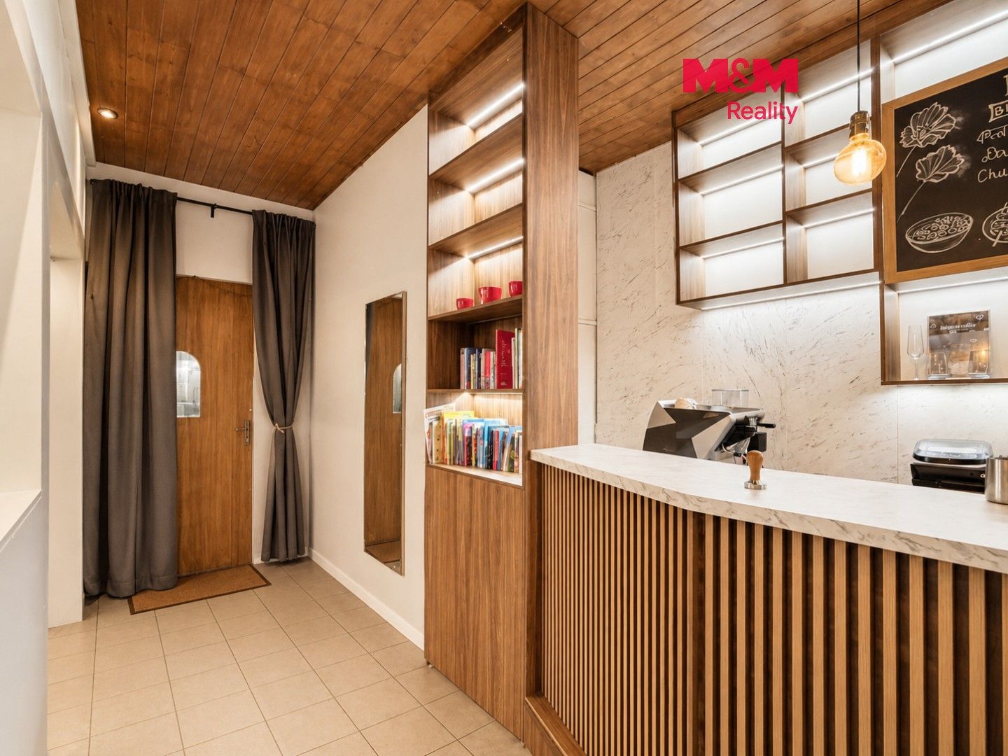 Pronájem komerčního prostoru 105 m² - foto 1