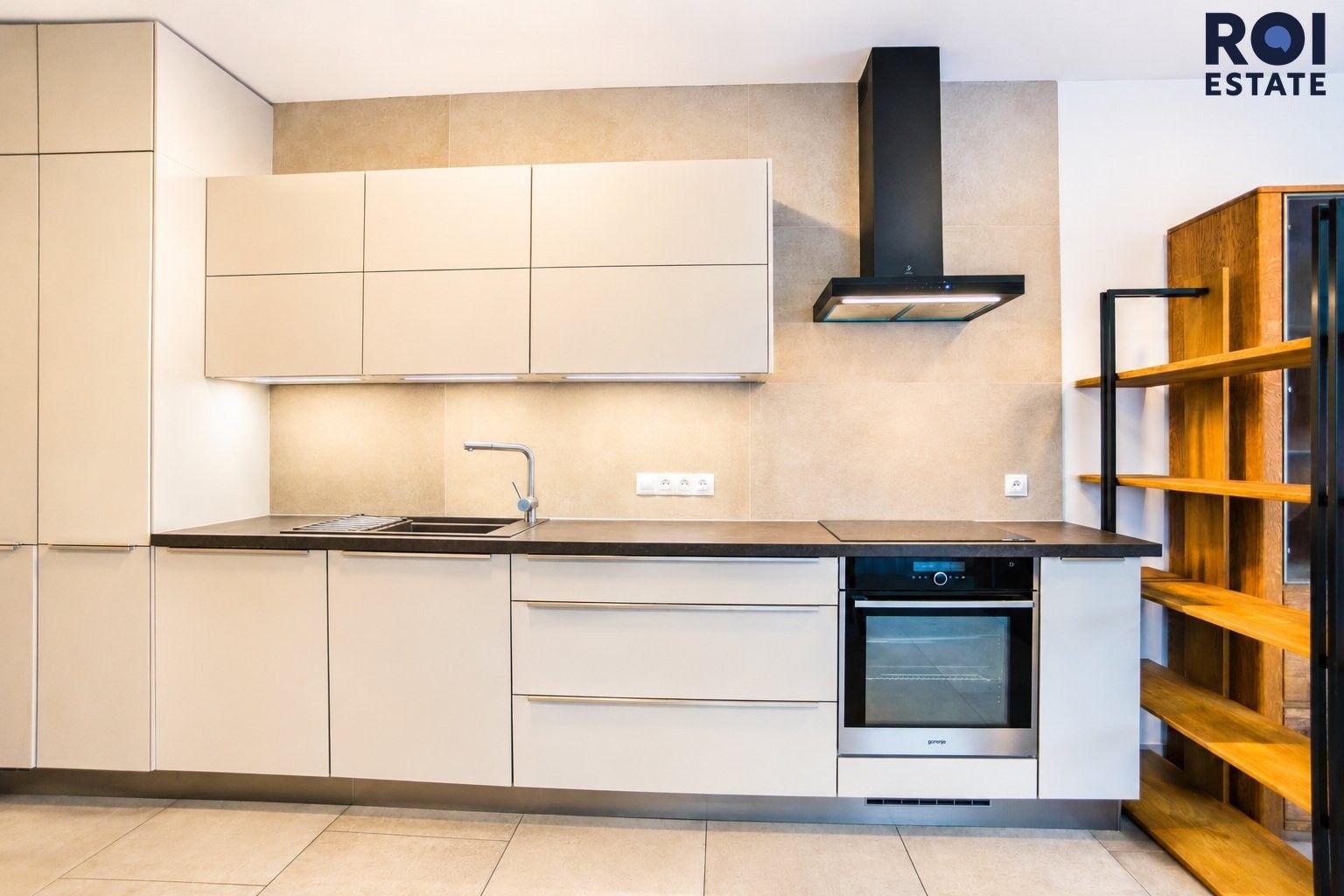 Pronájem bytu 4+kk 125 m² - foto 1