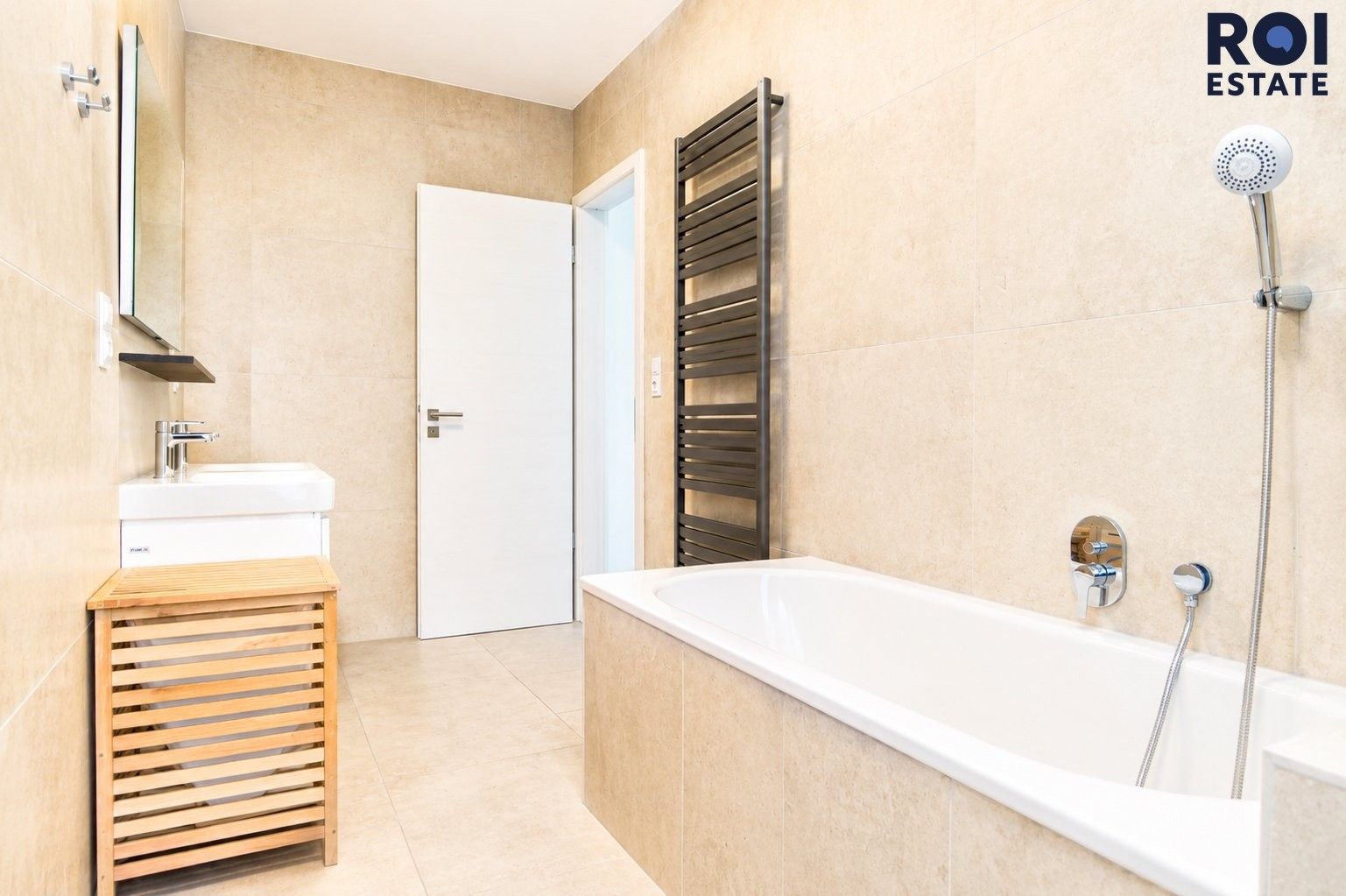 Pronájem bytu 4+kk 125 m² - foto 17