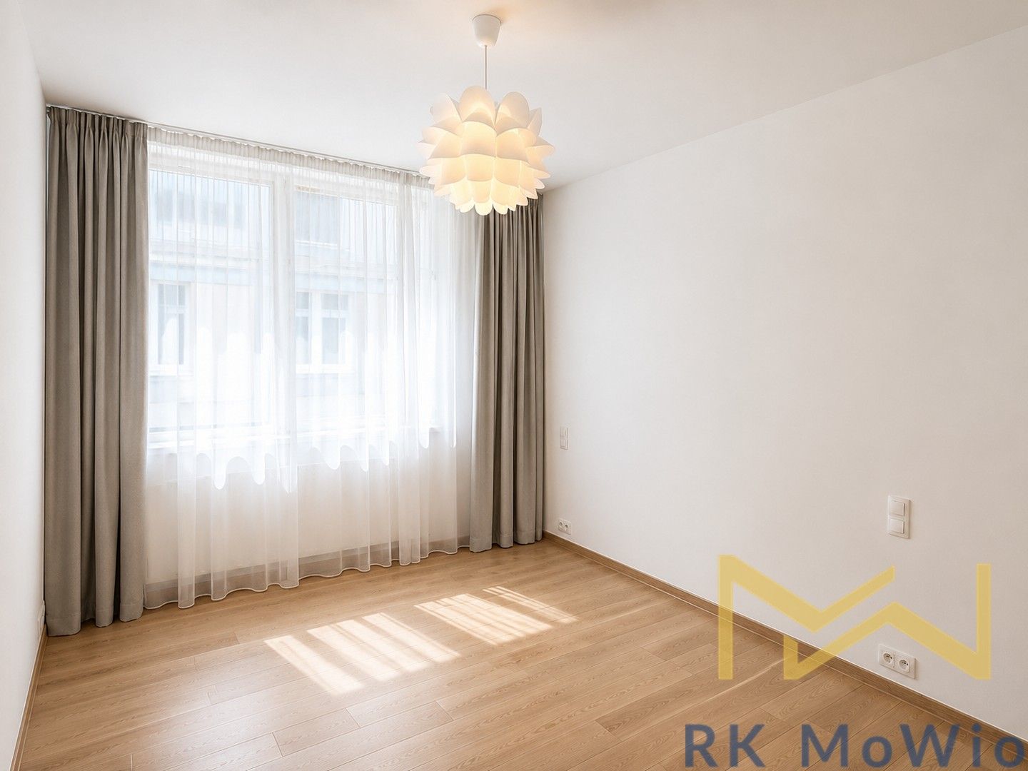 Pronájem bytu 3+kk 100 m² - foto 4