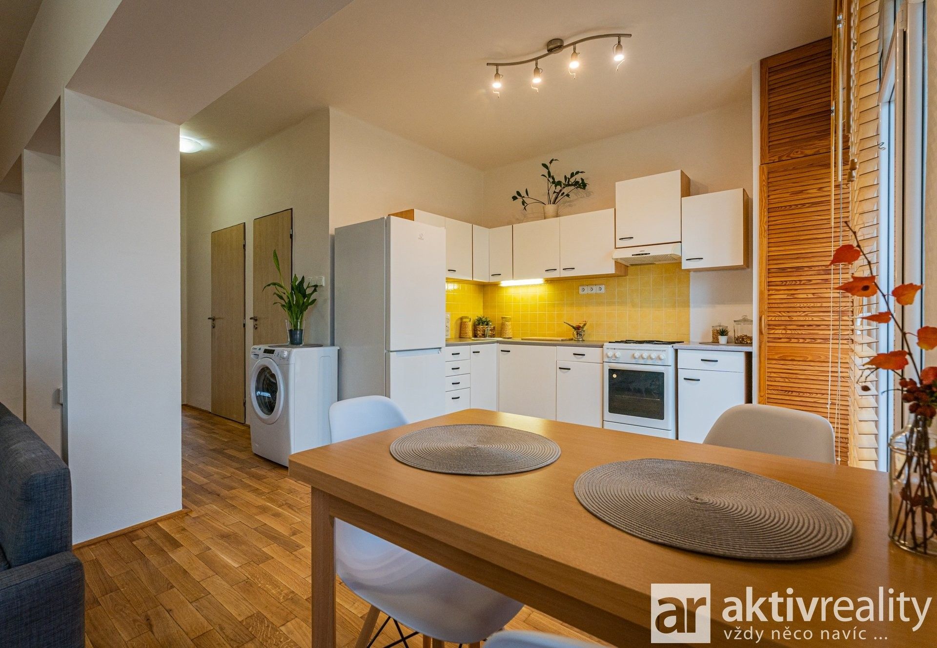 Pronájem bytu 2+1 67 m² - foto 4
