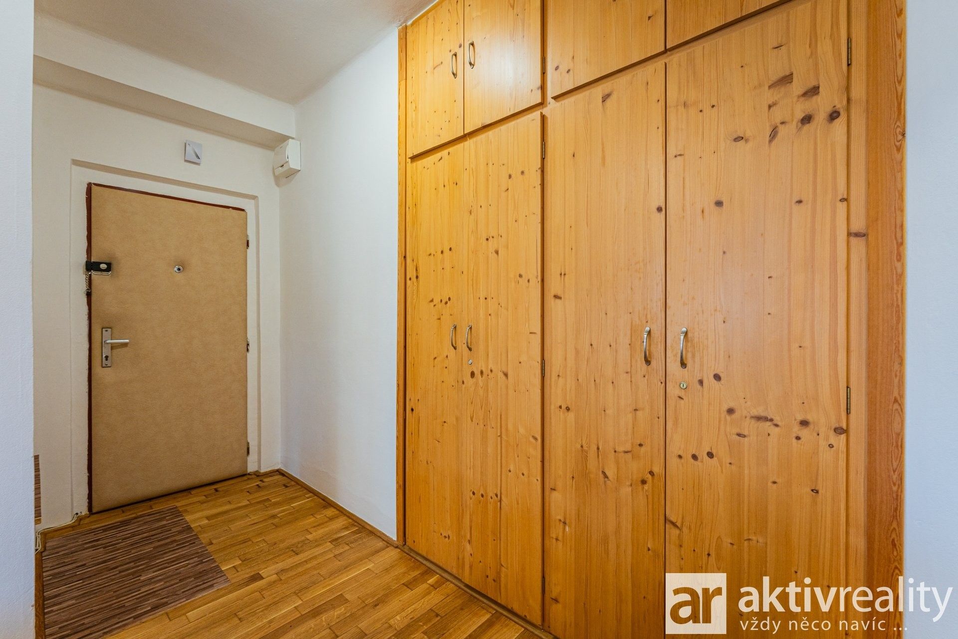 Pronájem bytu 2+1 67 m² - foto 20