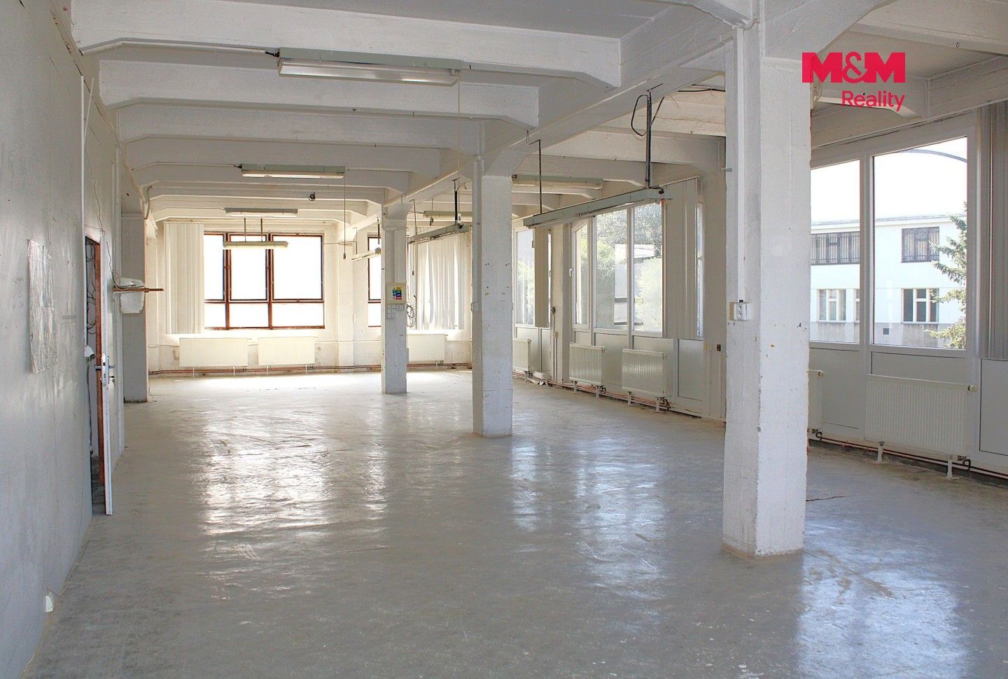 Pronájem komerčního prostoru 330 m² - foto 4