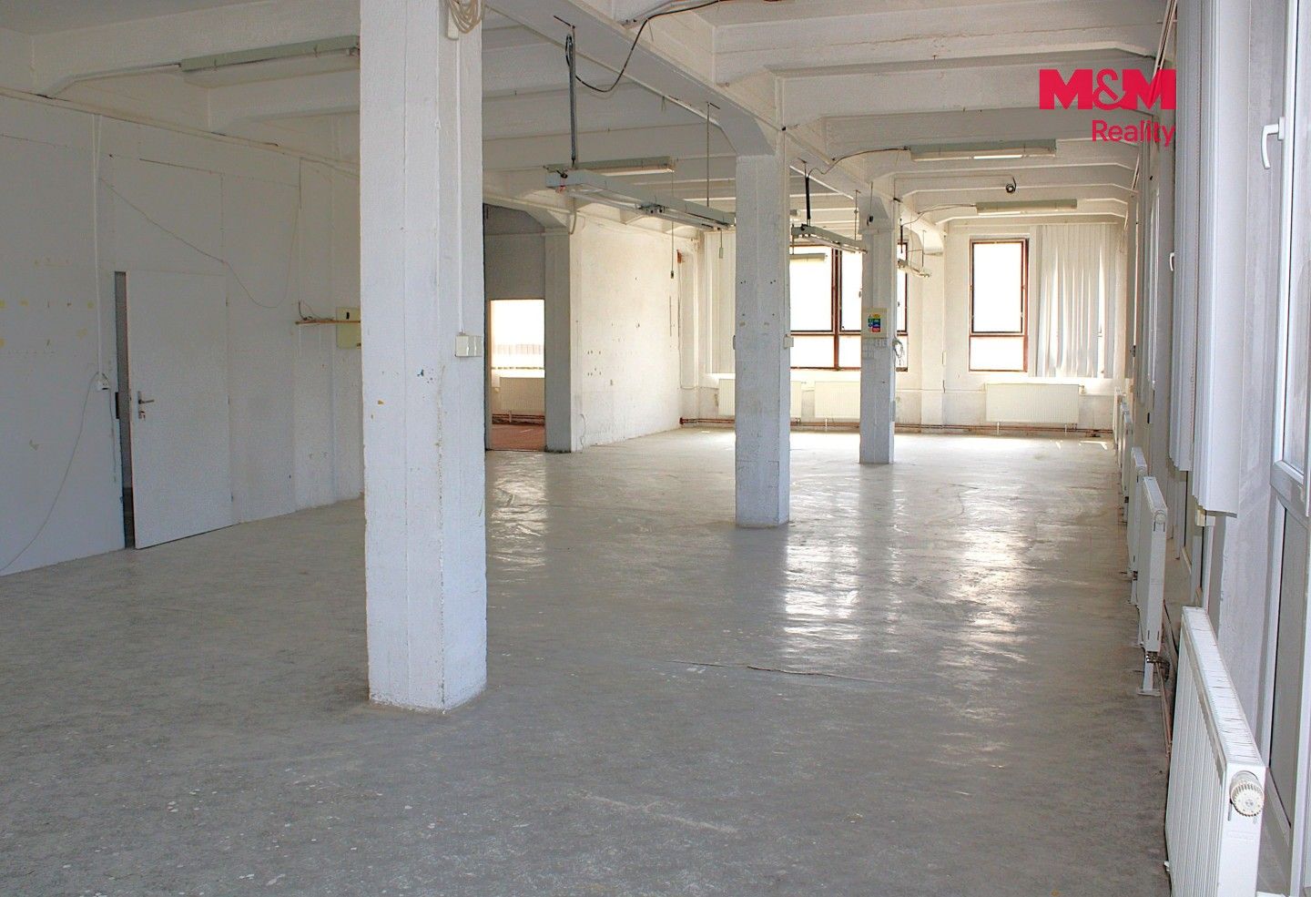 Pronájem komerčního prostoru 330 m² - foto 7