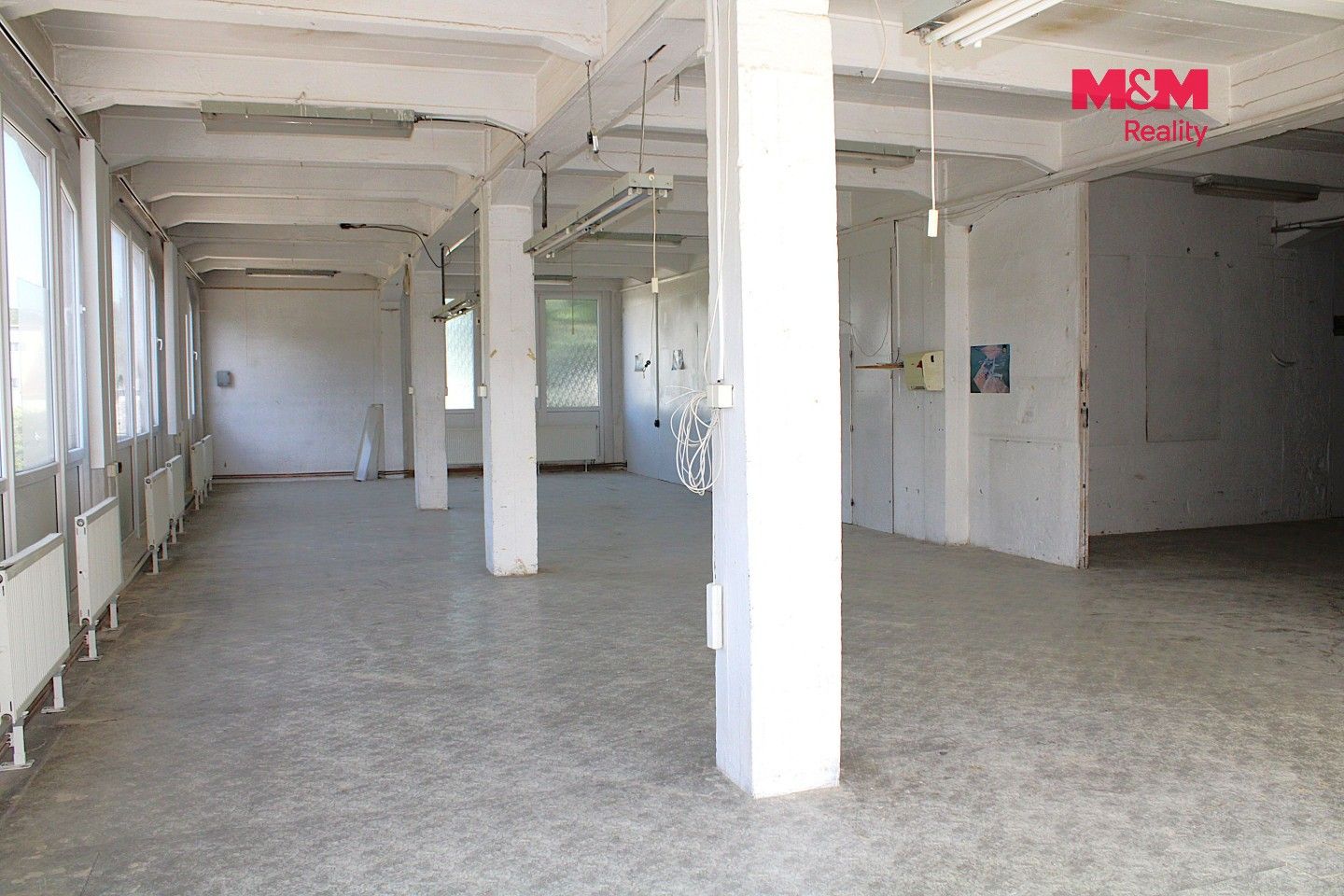 Pronájem komerčního prostoru 330 m² - foto 8