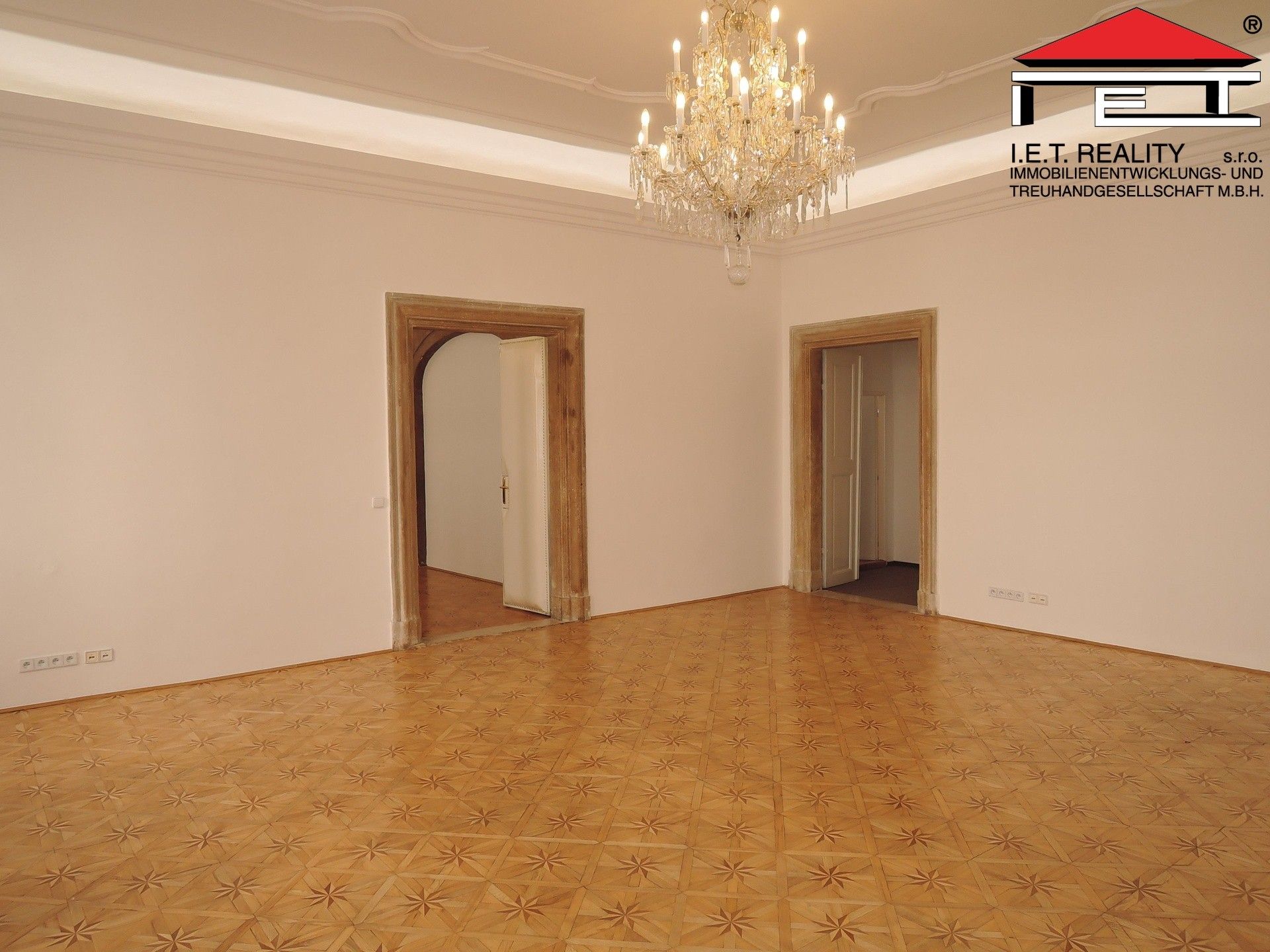 Pronájem komerčního prostoru 114 m² - foto 1