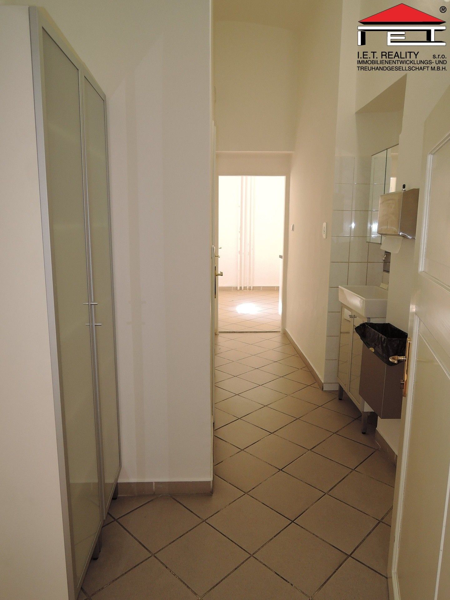 Pronájem komerčního prostoru 114 m² - foto 20